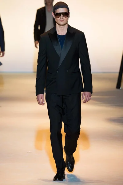 Look 43